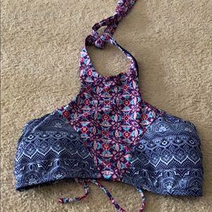 A bikini top that is boho